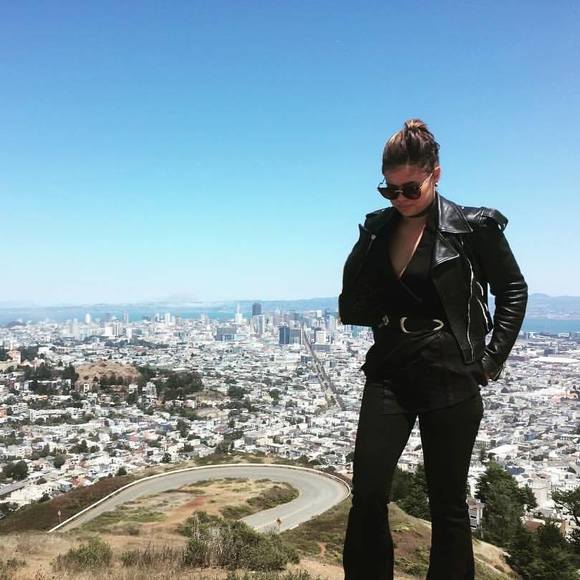 Meet your Posher, Claudia - Picture 1 of 1